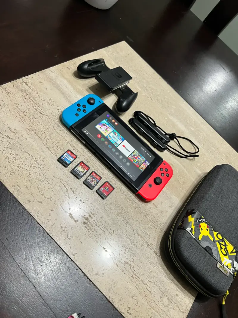 Nintendo Switch con juegos y accesorios - 3