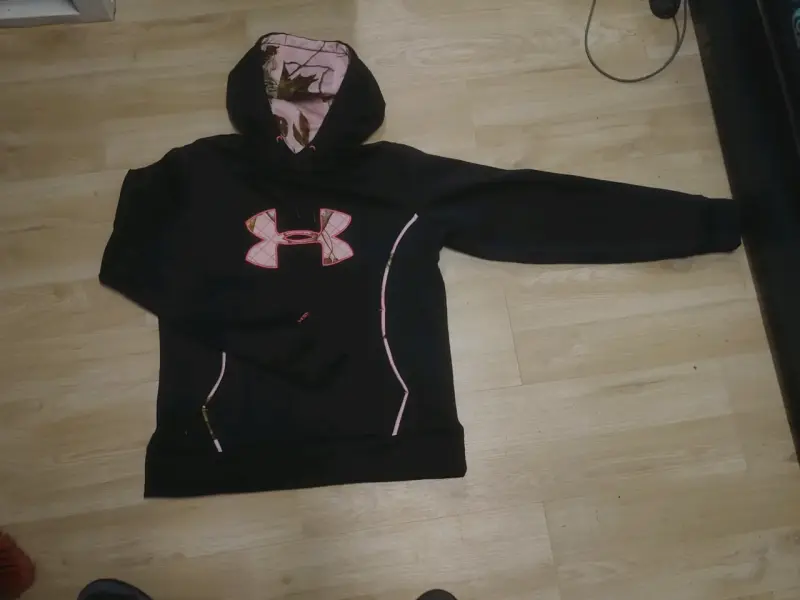 Polerón con capucha negro Under Armour para mujer - 1
