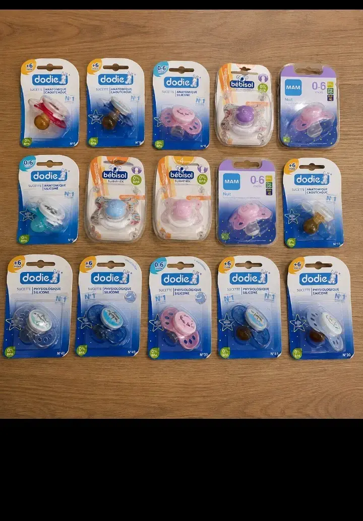 Set de chupetes anatómicos Dodie y MAM para bebés