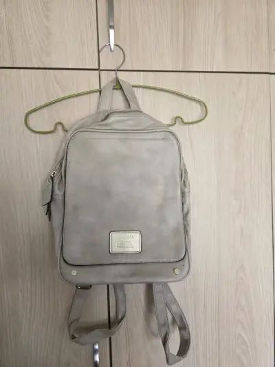 Mochila de cuero sintético azul y gris - miniatura 3
