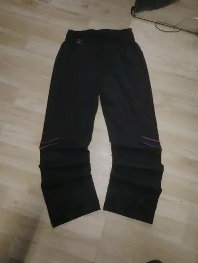 Pantalon deportivo negro Under Armour para muje - miniatura 2
