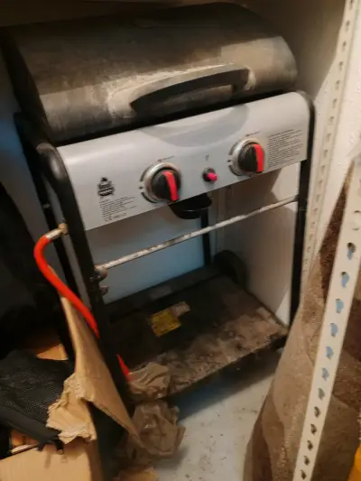 Parrilla a gas con dos quemadores - miniatura 2