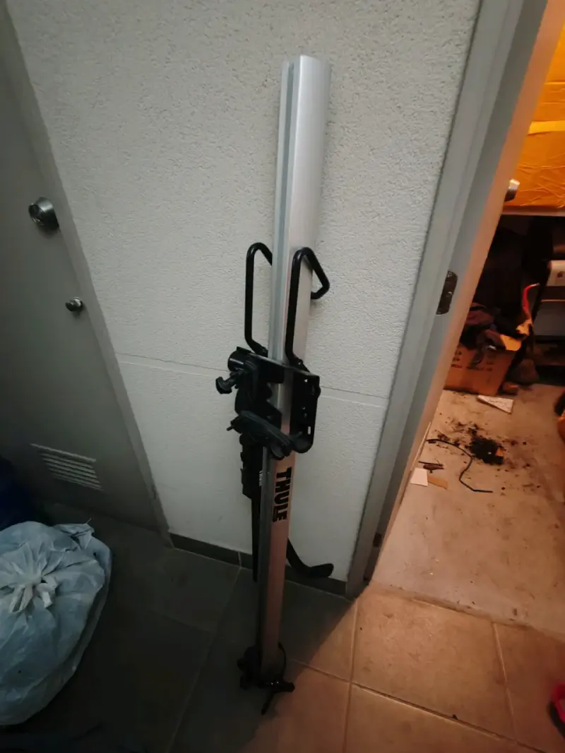 Portabicicletas de techo Thule para auto