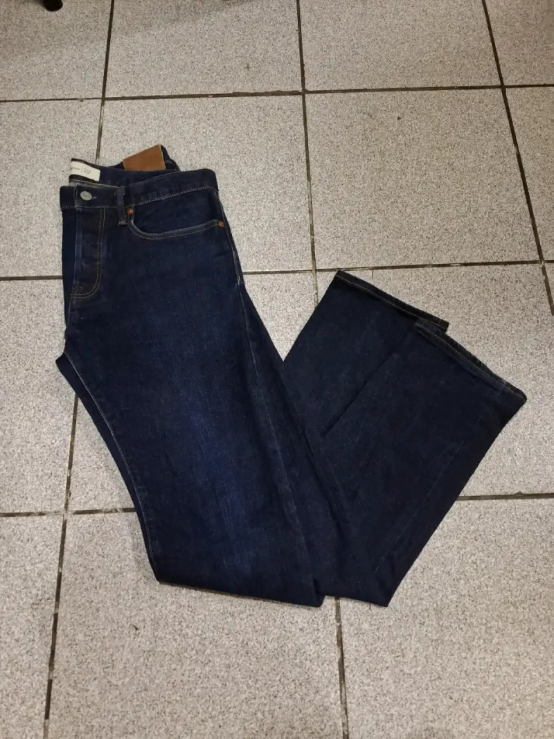 Jeans azul oscuro para hombre