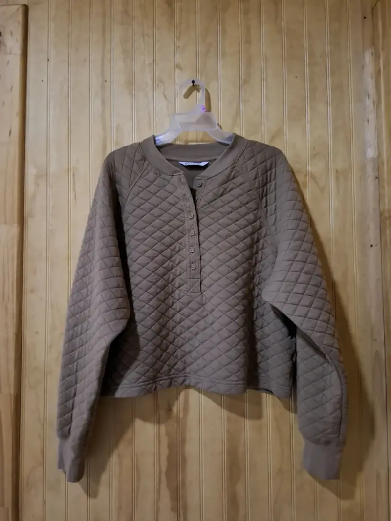 Suéter acolchado marrón para mujer