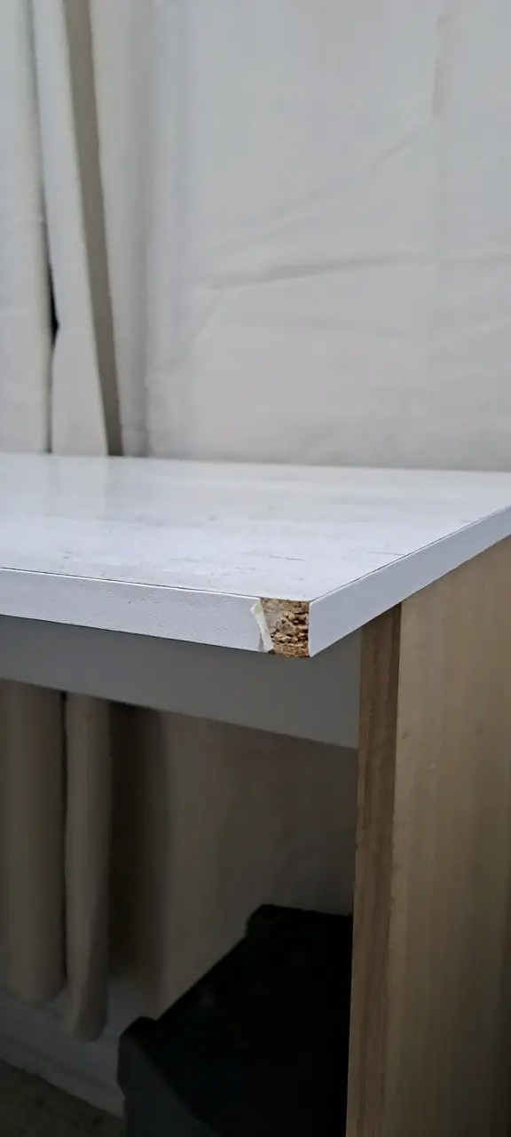 Escritorio con estantes de madera color beige - 3