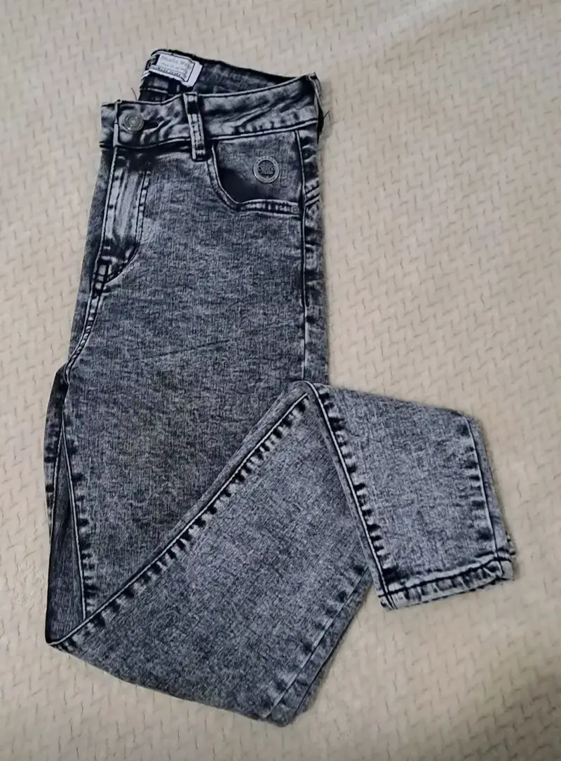 Jeans de mezclilla para mujer en varios tonos - 1