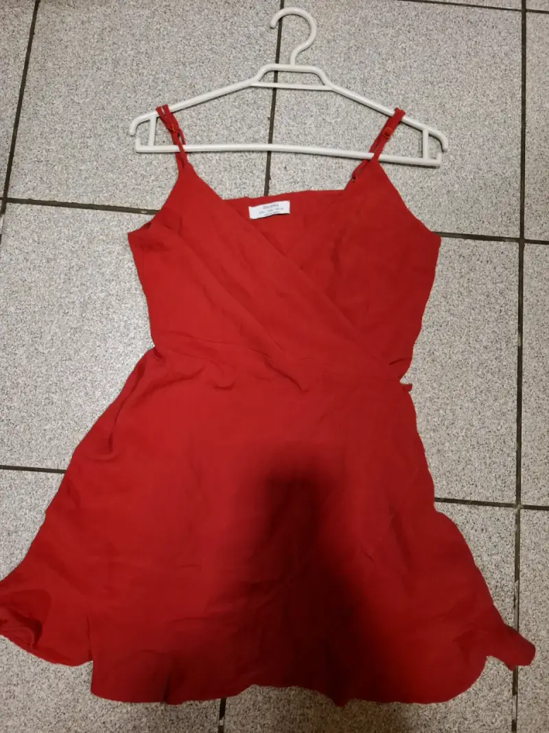Vestido rojo Bershka talla L - 1