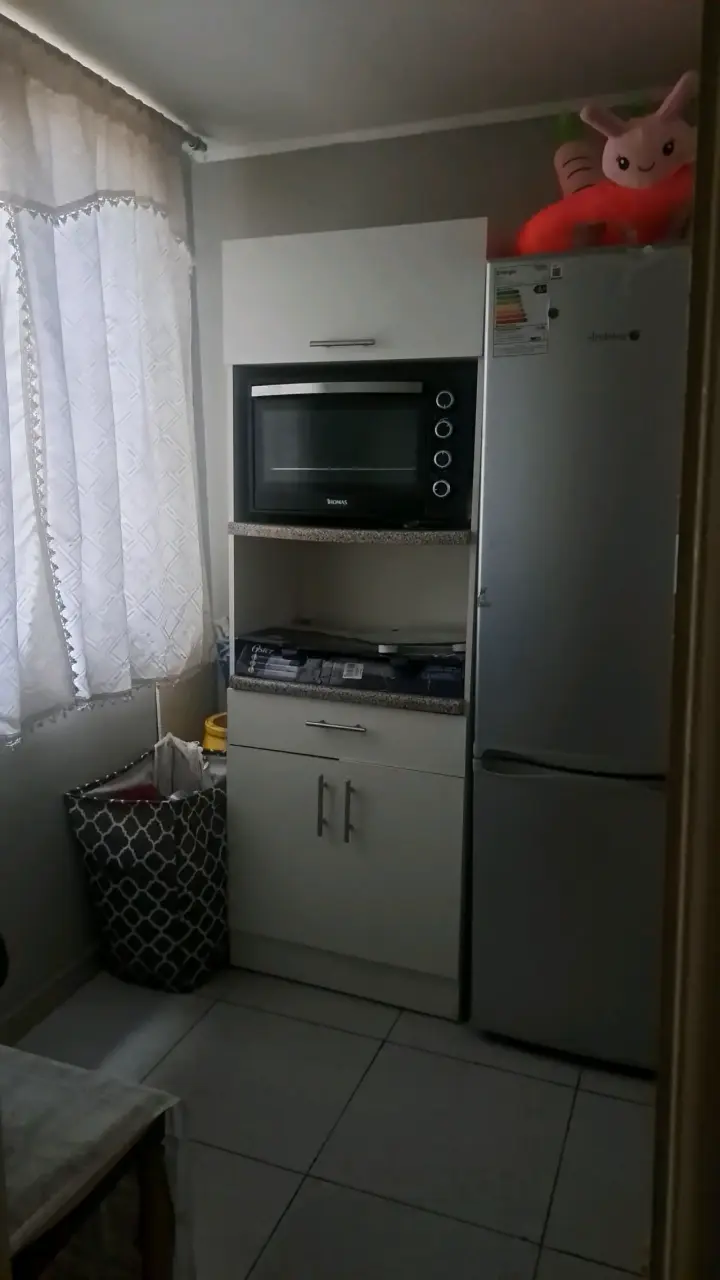 Mueble y horno empotrado en buen estado