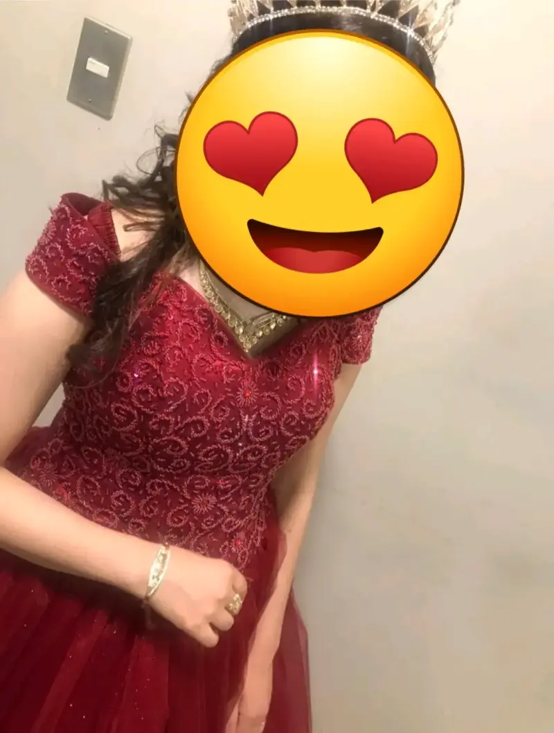 Vestido de novia blanco con encaje y velo - 5