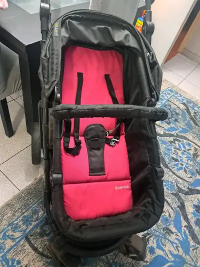 Coche de bebé Bebesit negro y rojo - miniatura 5