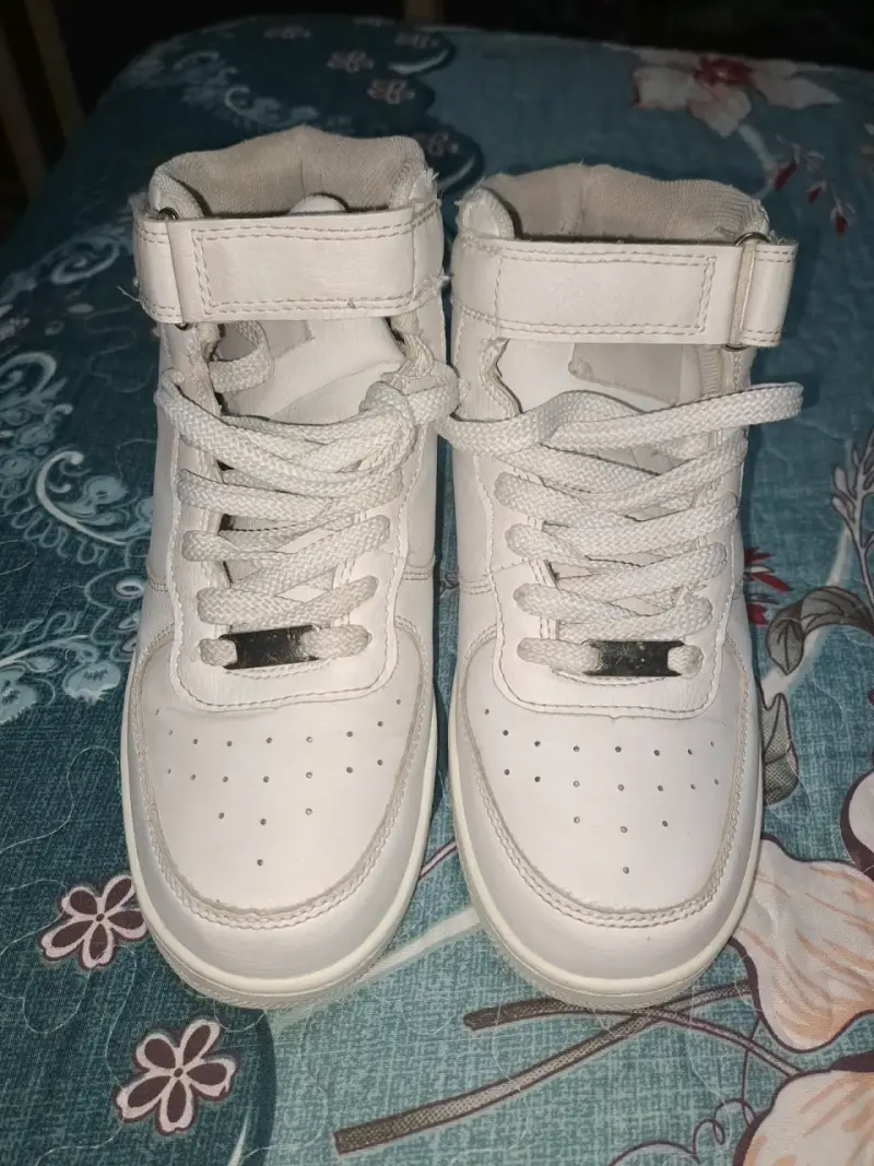 Zapatillas blancas de caña alta - 1