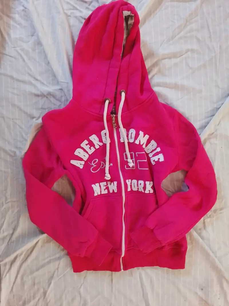 Polerón con capucha Abercrombie rosa