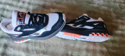 Zapatillas deportivas Reebok Anuel negras y blancas - miniatura 1