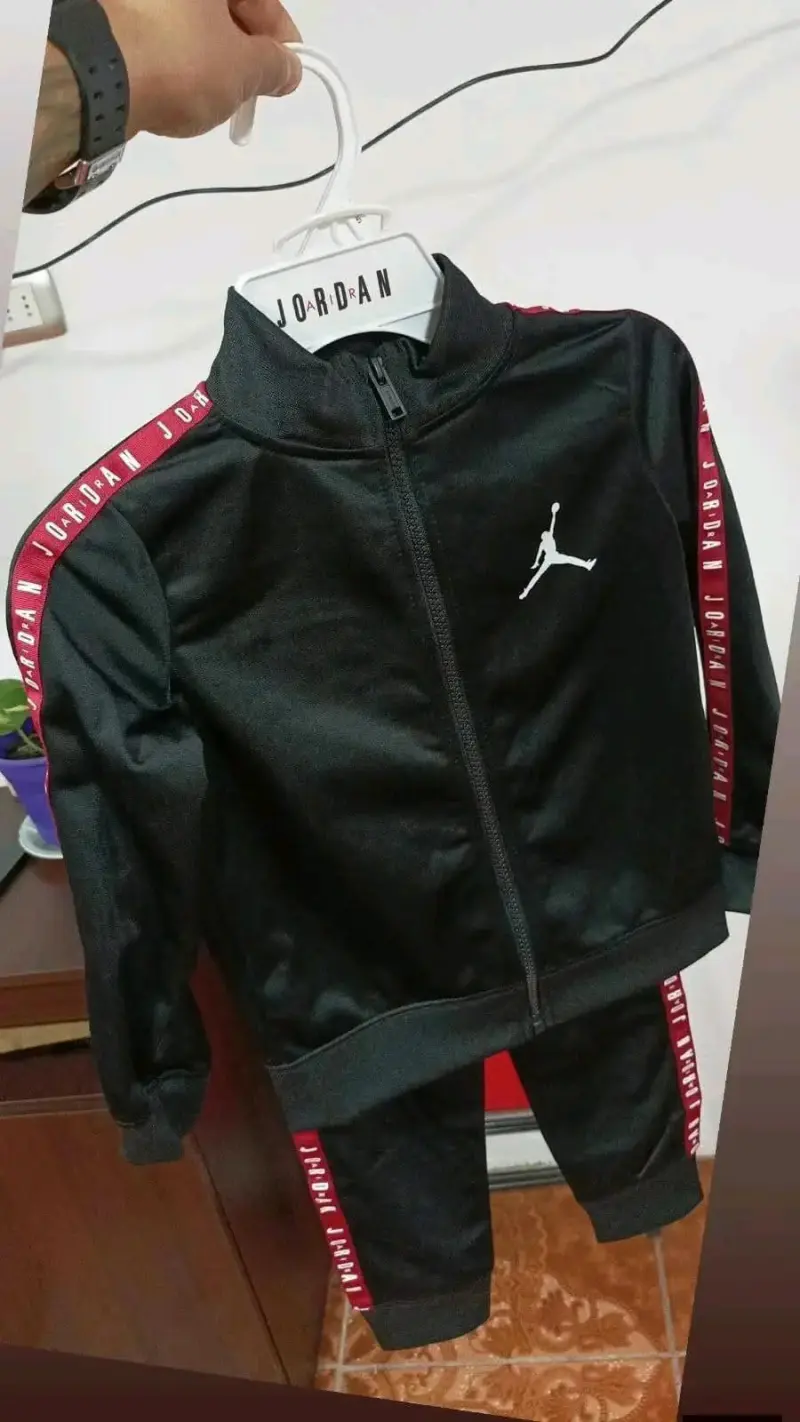 Conjunto deportivo infantil Jordan negro