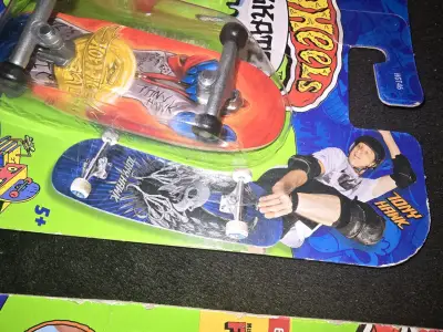 Set de 4 Fingerboards Hot Wheels Skate Tony Hawk - miniatura 3