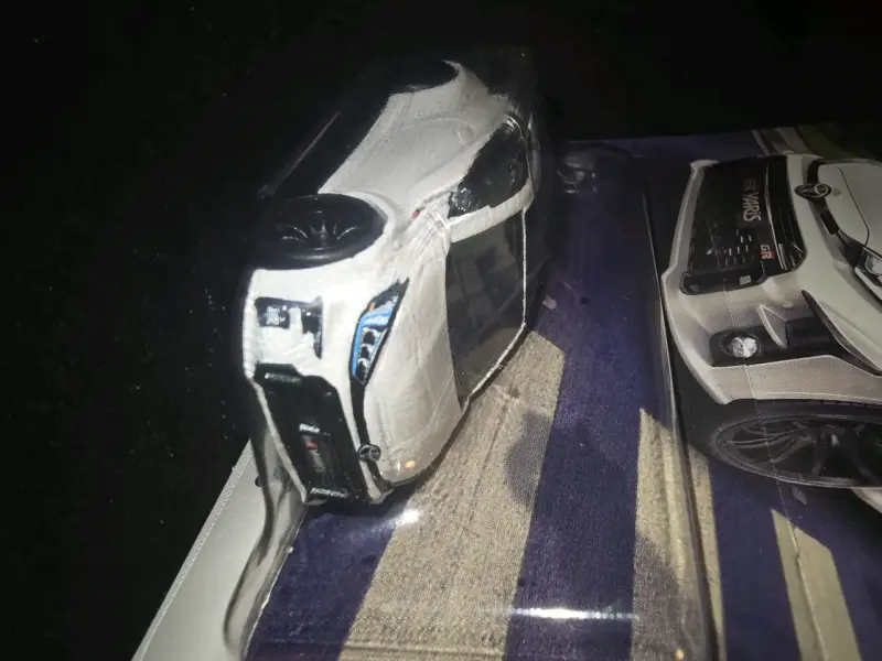 Hot Wheels Toyota GR Yaris Blanco 1:64 - 5