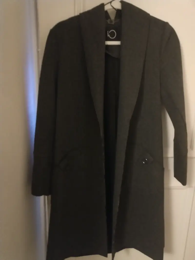 Abrigo largo gris oscuro elegante para mujer