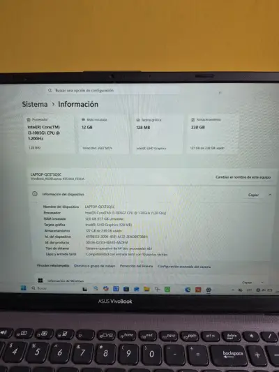 Laptop ASUS VivoBook 15 Core i3 en buen estado - miniatura 3