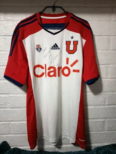Camiseta Universidad de Chile Adidas autografiada - miniatura 2