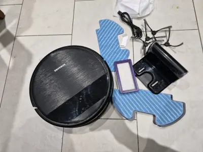 Robot aspirador Samsung con accesorios - miniatura 1