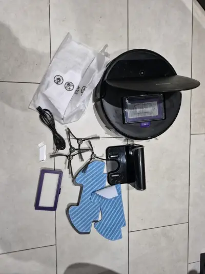 Robot aspirador Samsung con accesorios - miniatura 2