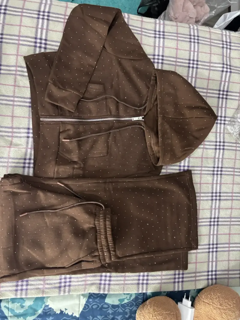 Conjunto de buzo con capucha para mujer - 2