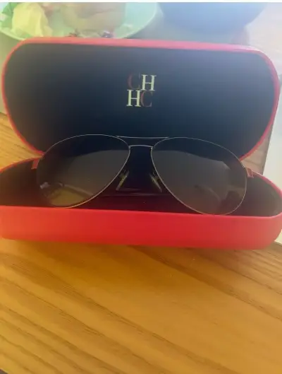 Gafas de sol aviador CH Carolina Herrera con estuche - miniatura 2