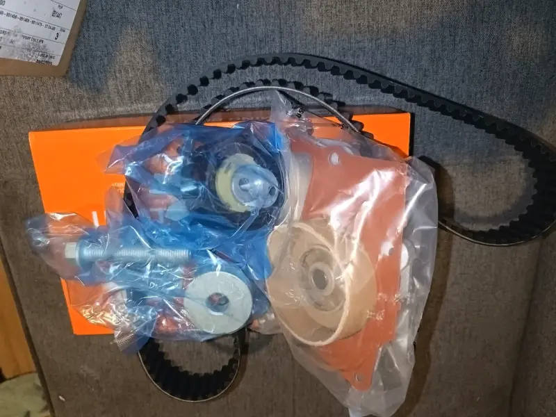 Kit de distribución de mercedez citan - 1