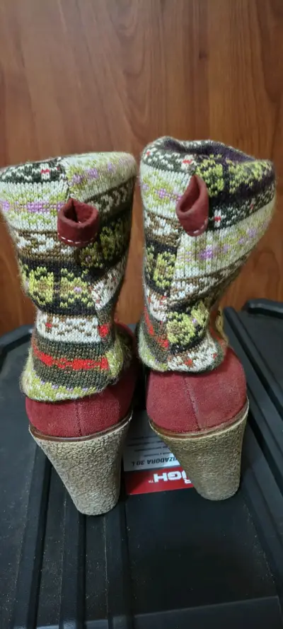 Botines rojos con diseño tejido étnico - miniatura 3