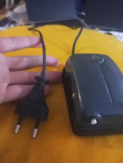 Bomba de aire para acuario Lua - miniatura 3