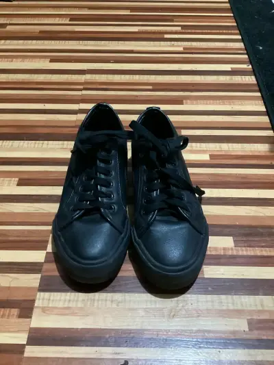 Zapatillas negras de lona para hombre - miniatura 1