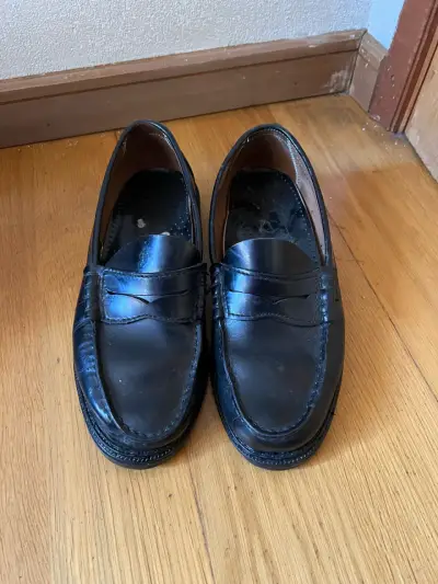 Zapatos de vestir negros para hombre en buen estado - miniatura 1