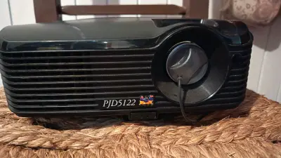 Proyector ViewSonic PJD5122 con cables incluidos - miniatura 1