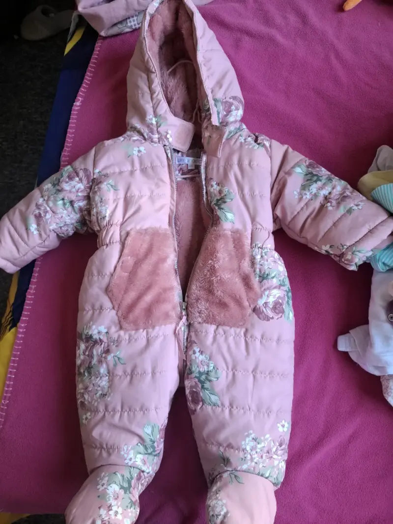 Enterito de invierno para bebé con diseño floral - 1