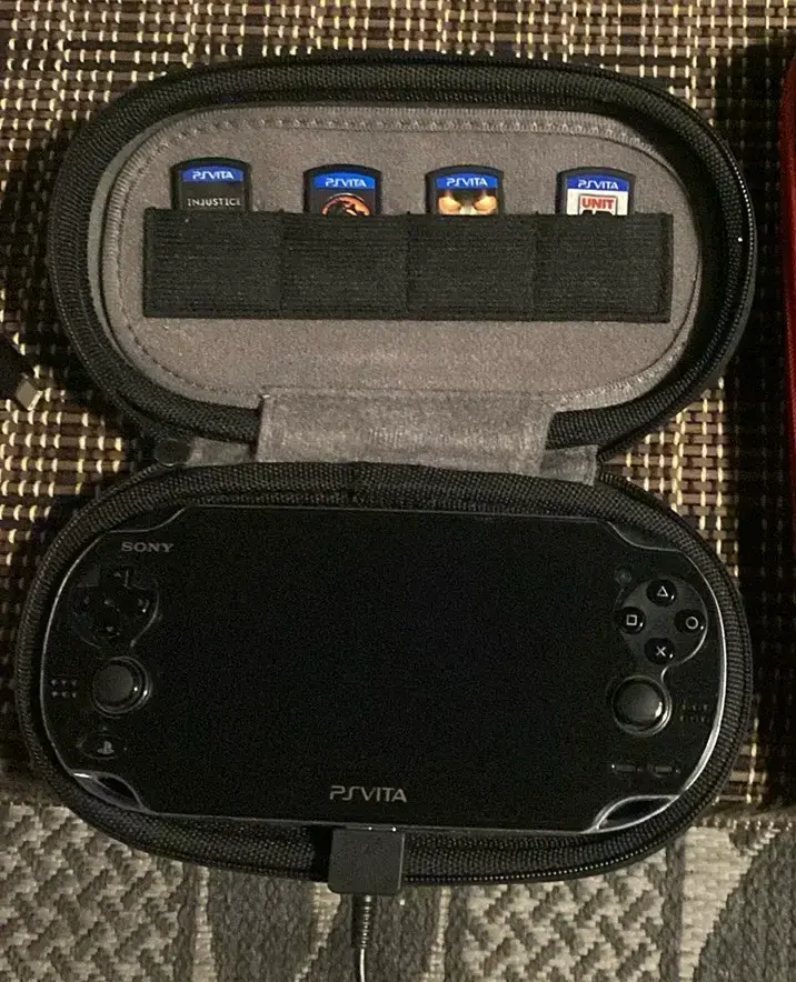 Consola portátil PS Vita con juegos desbloqueada - 1
