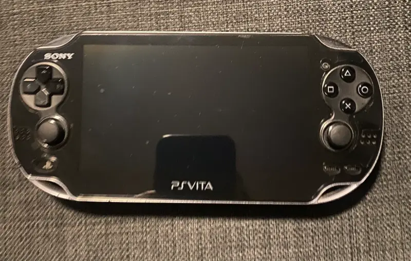 Consola portátil PS Vita con juegos desbloqueada - 3