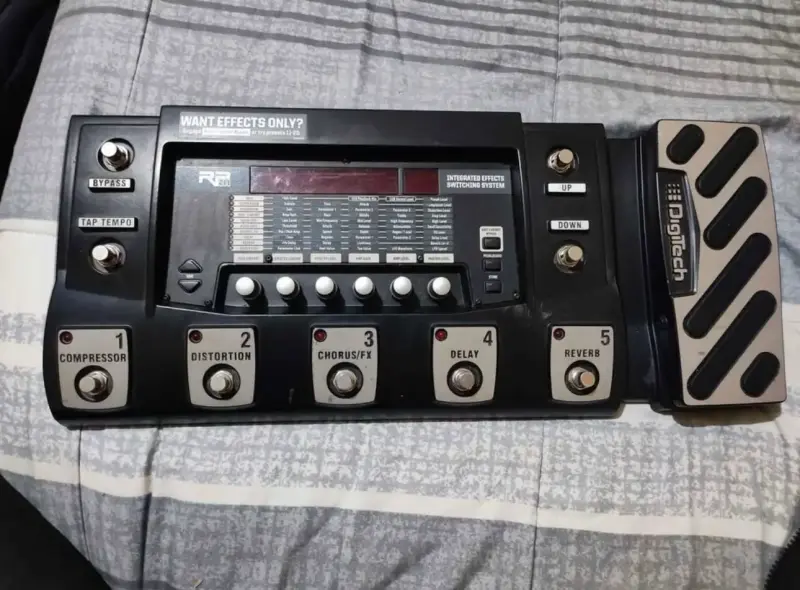 Pedalera multiefectos Digitech RP500 para guitarra - 2
