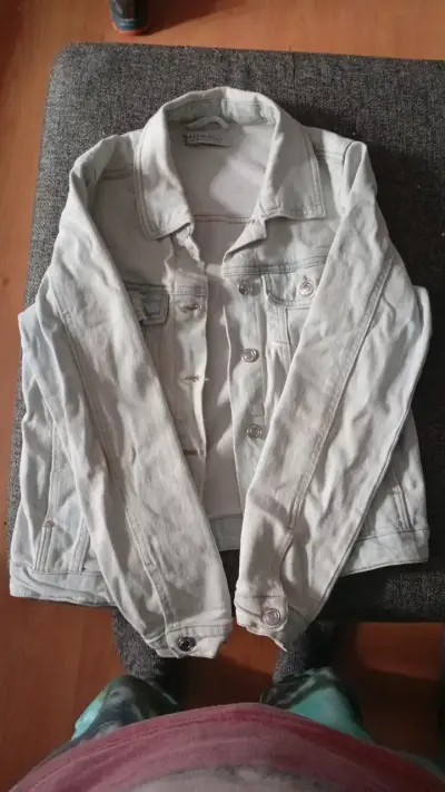 Chaqueta de mezclilla clara elasticada para mujer - miniatura 1
