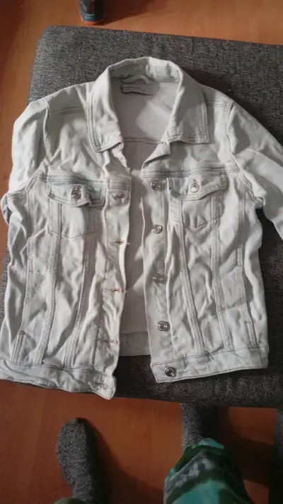 Chaqueta de mezclilla clara elasticada para mujer - miniatura 2