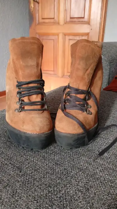 Botines de tacón alto color café para mujer - miniatura 1