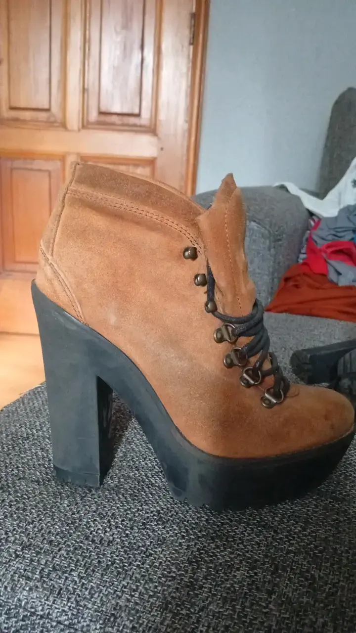 Botines de tacón alto color café para mujer - 2