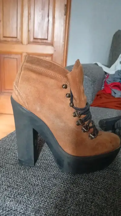 Botines de tacón alto color café para mujer - miniatura 2
