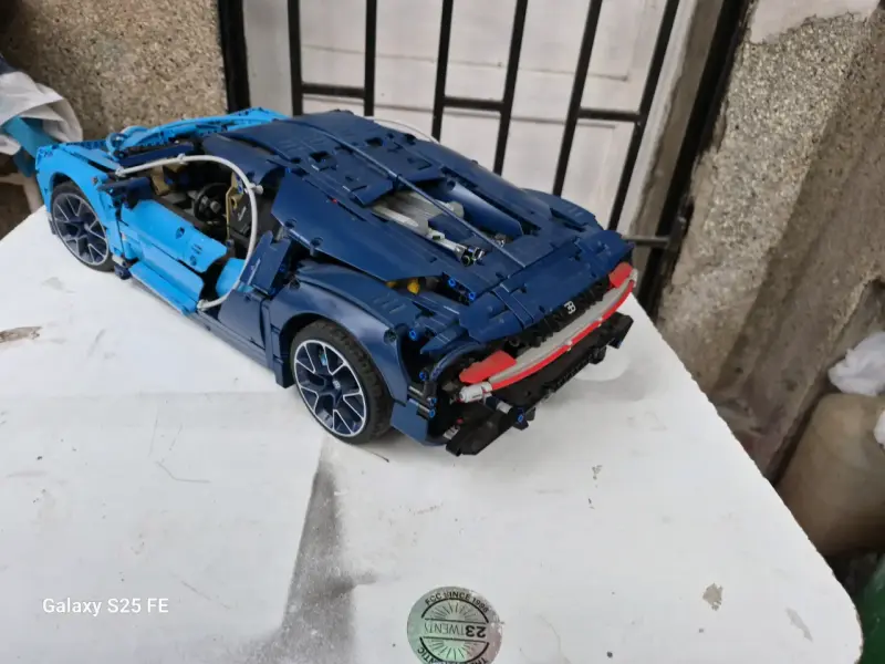 Lego Technic Bugatti Chiron - 2