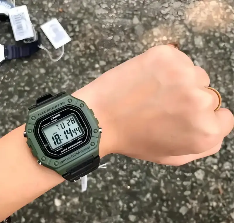 Reloj Casio Digital Verde Resistente al Agua - 5