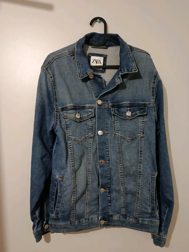 Chaqueta de mezclilla azul Zara para mujer