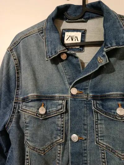 Chaqueta de mezclilla azul Zara para mujer - miniatura 2