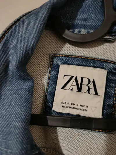 Chaqueta de mezclilla azul Zara para mujer - miniatura 3