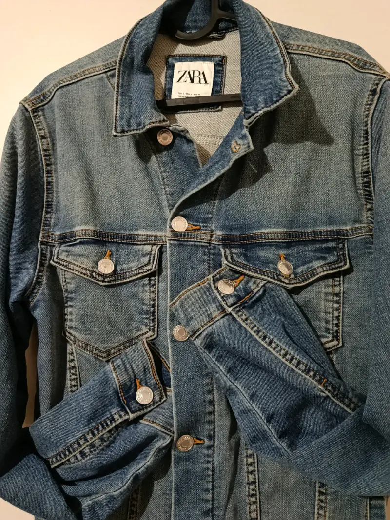 Chaqueta de mezclilla azul Zara para mujer - 4