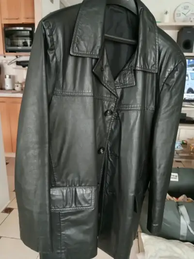 Abrigo de cuero negro para hombre - miniatura 1
